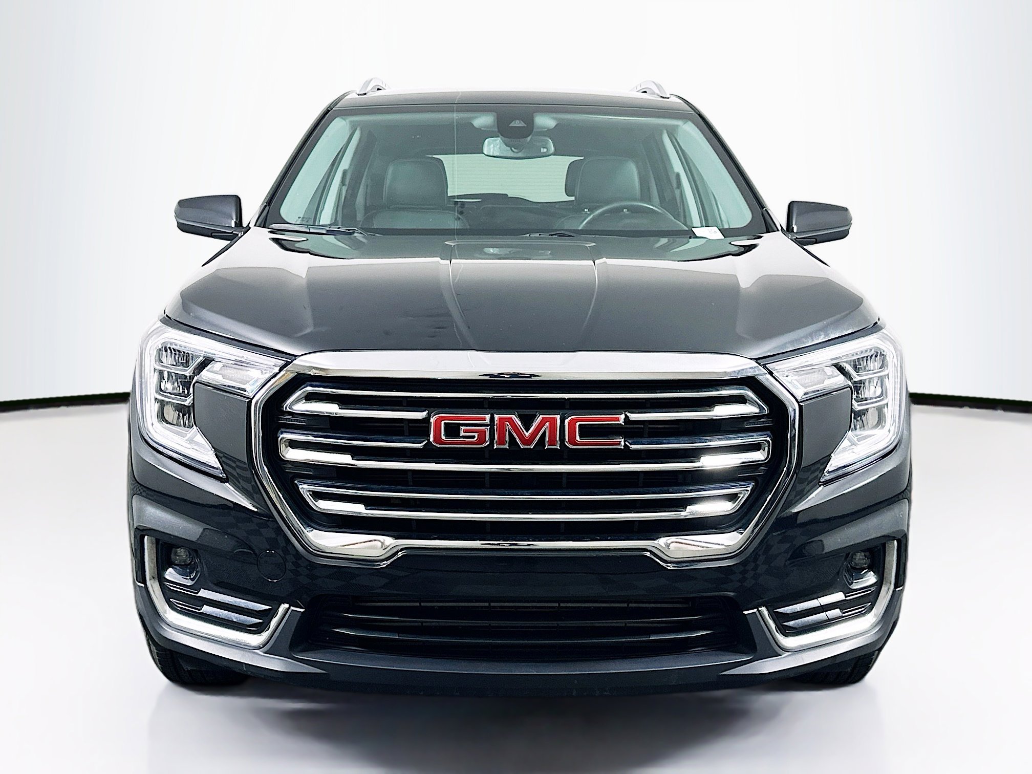 Used 2024 GMC Terrain SLT image 2