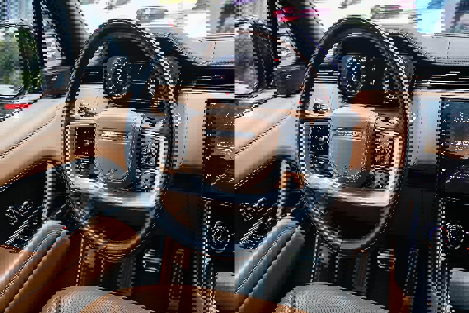 Used 2023 Land Rover Range Rover SE image 15