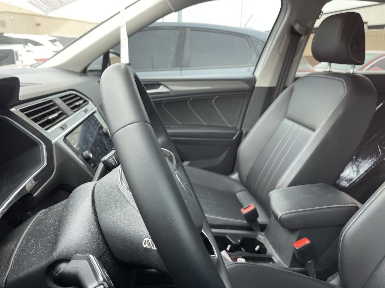 Used 2022 Volkswagen Tiguan SE AWD/4WD image 10