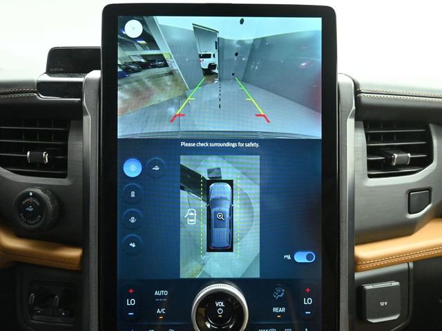 Certified 2024 Ford Expedition Max Platinum image 12