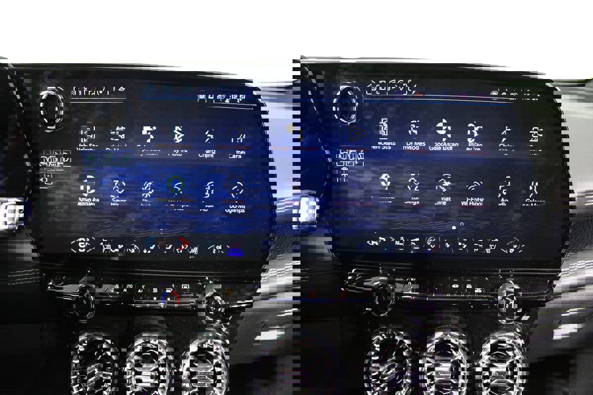 Used 2024 Chevrolet Blazer EV LT image 14