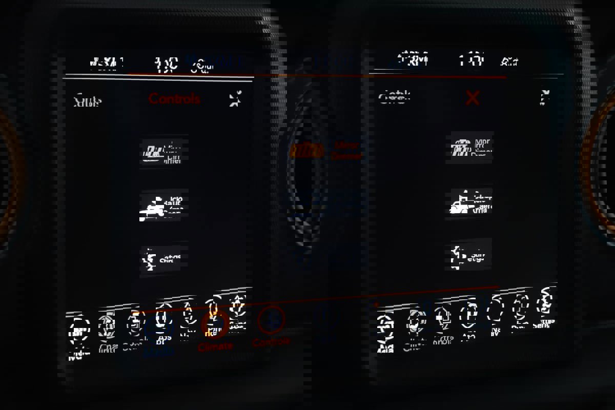 Used 2022 Jeep Gladiator Mojave w/ Trailer Tow Package image 31