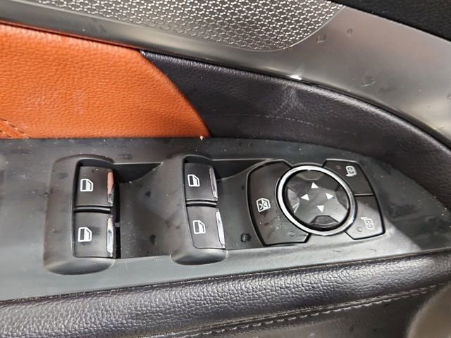 Used 2019 Ford Explorer XLT w/ Equipment Group 202A AWD/4WD image 14