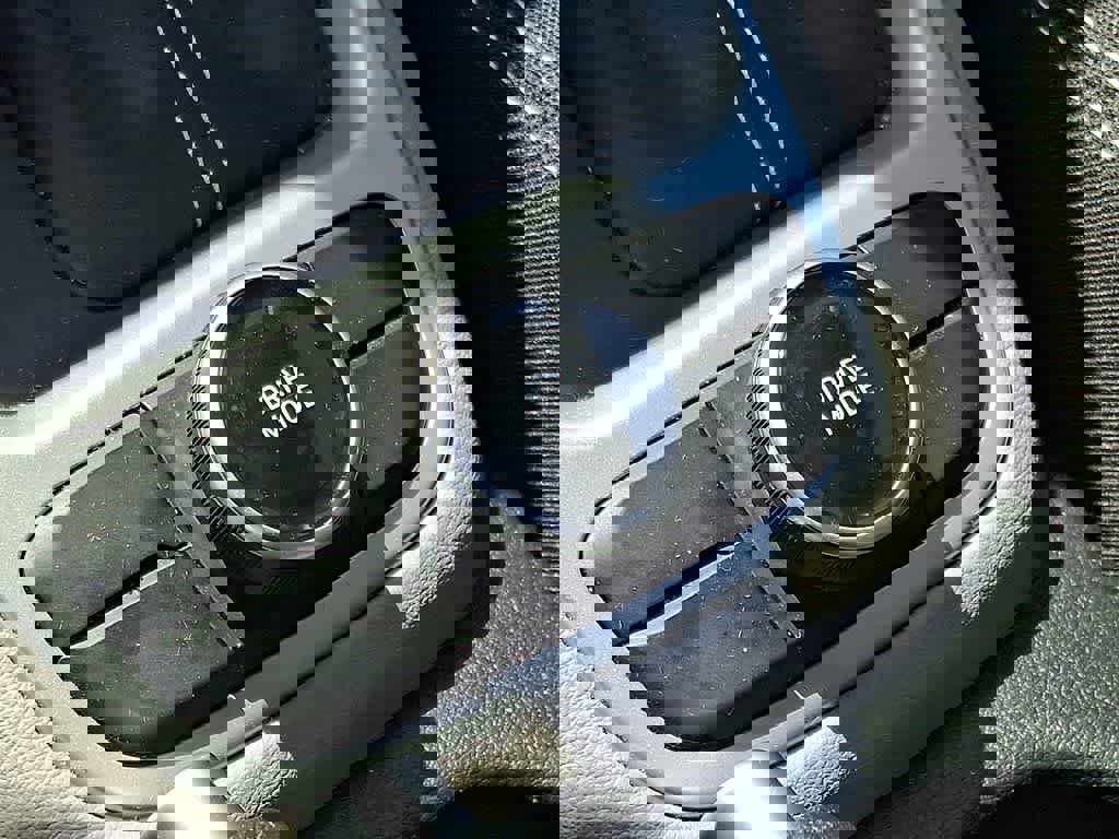 Used 2025 Hyundai Venue SEL image 24