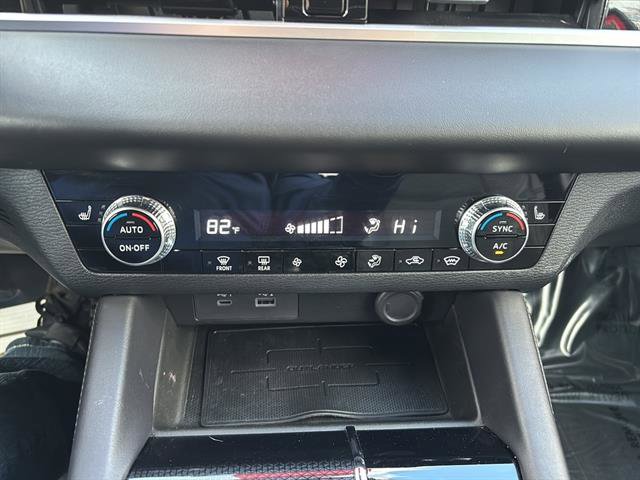 Used 2023 Mitsubishi Outlander SE Black Edition image 24