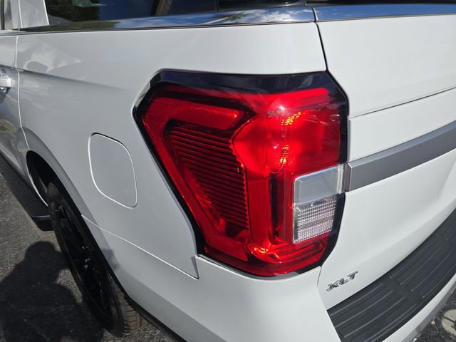 Used 2023 Ford Expedition XLT AWD/4WD image 5