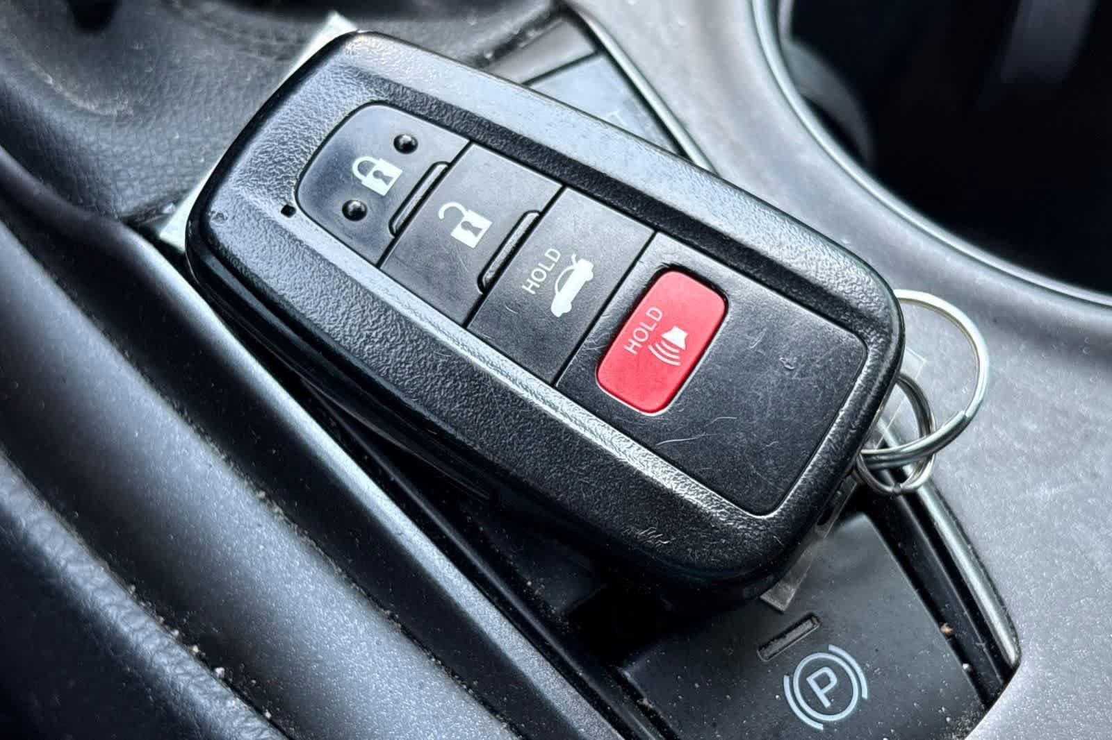 Used 2021 Toyota Camry XSE FWD image 27