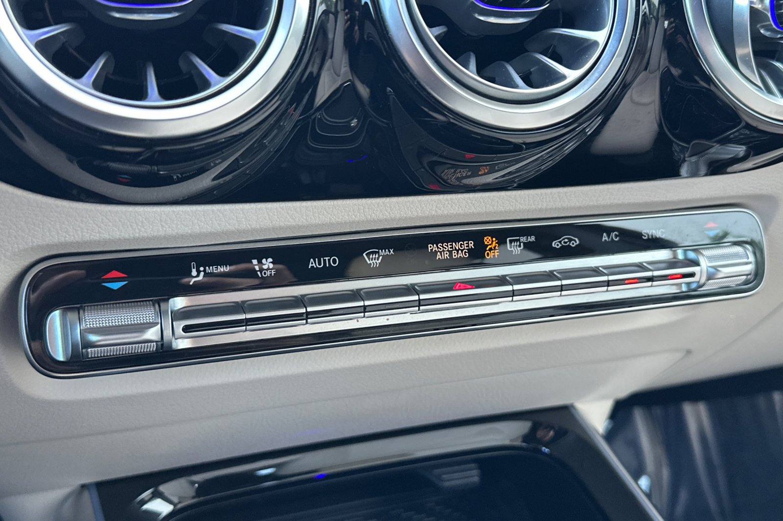 Certified 2025 Mercedes-Benz GLA 250 4MATIC image 20