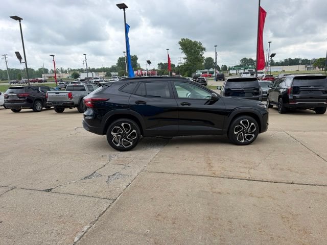 Used 2024 Chevrolet Trax RS w/ Sunroof Package FWD image 7
