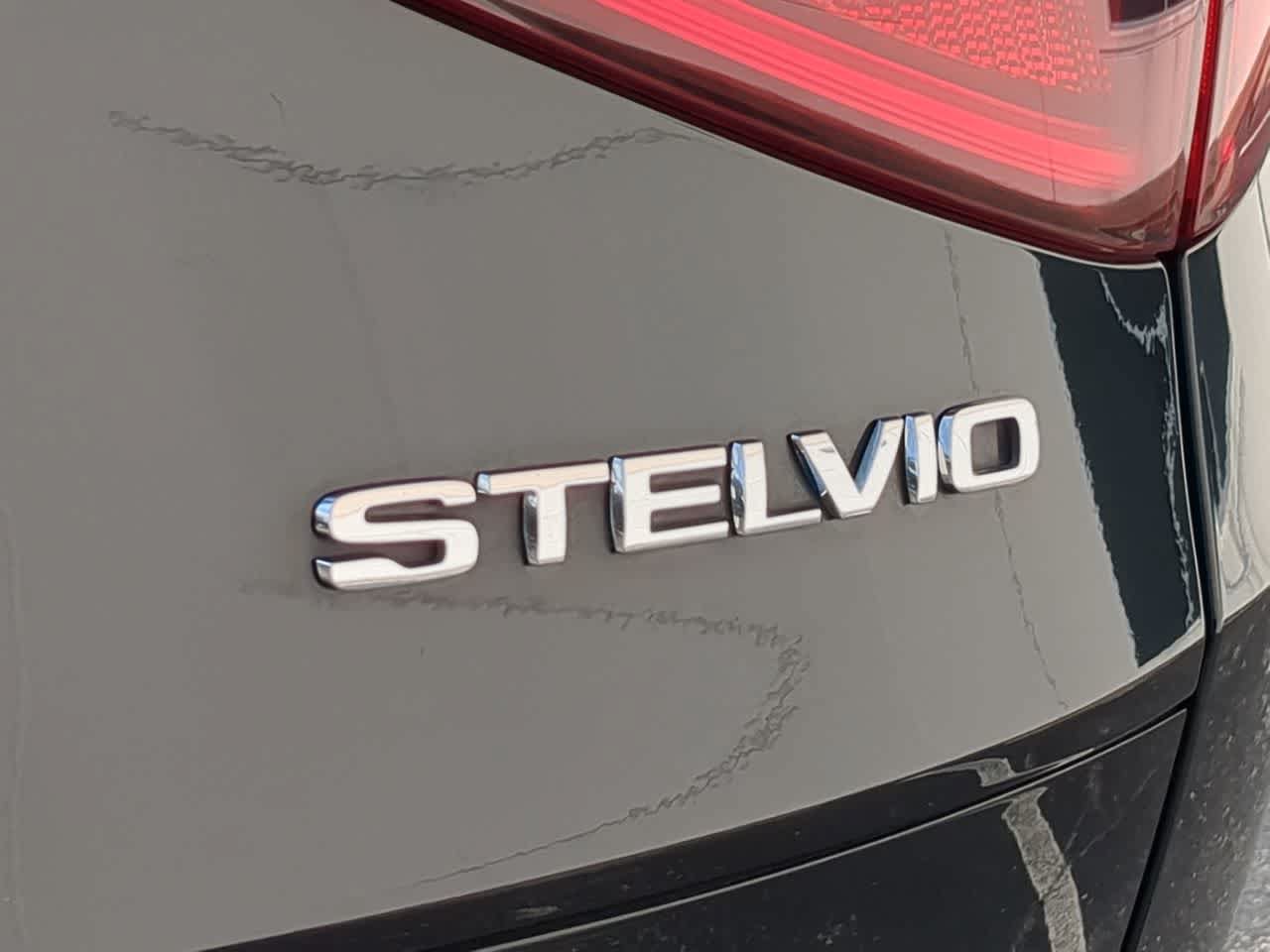 Used 2022 Alfa Romeo Stelvio Sprint AWD/4WD image 12