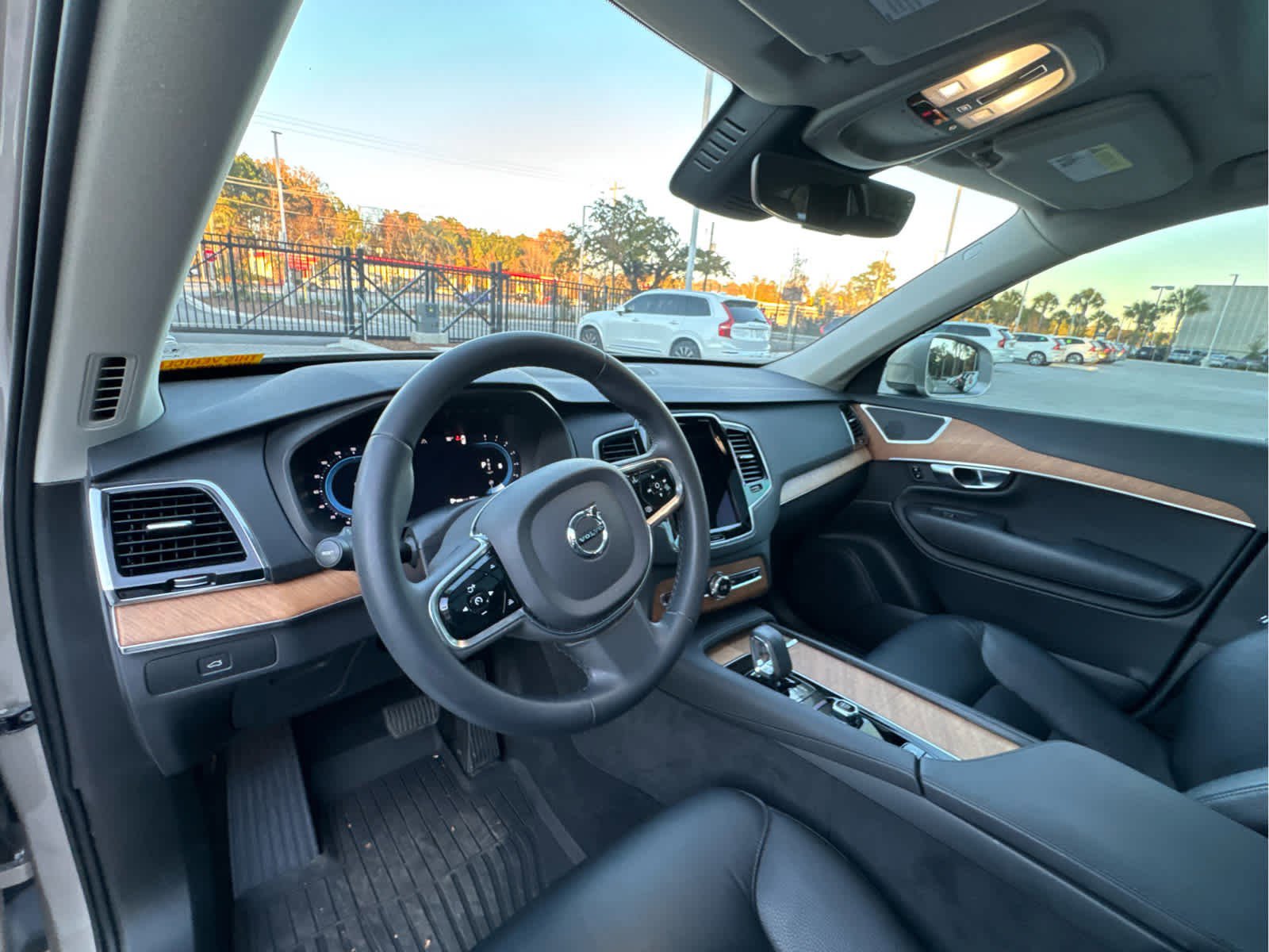 Certified 2023 Volvo XC90 B6 Plus w/ Protection Package Premier image 30