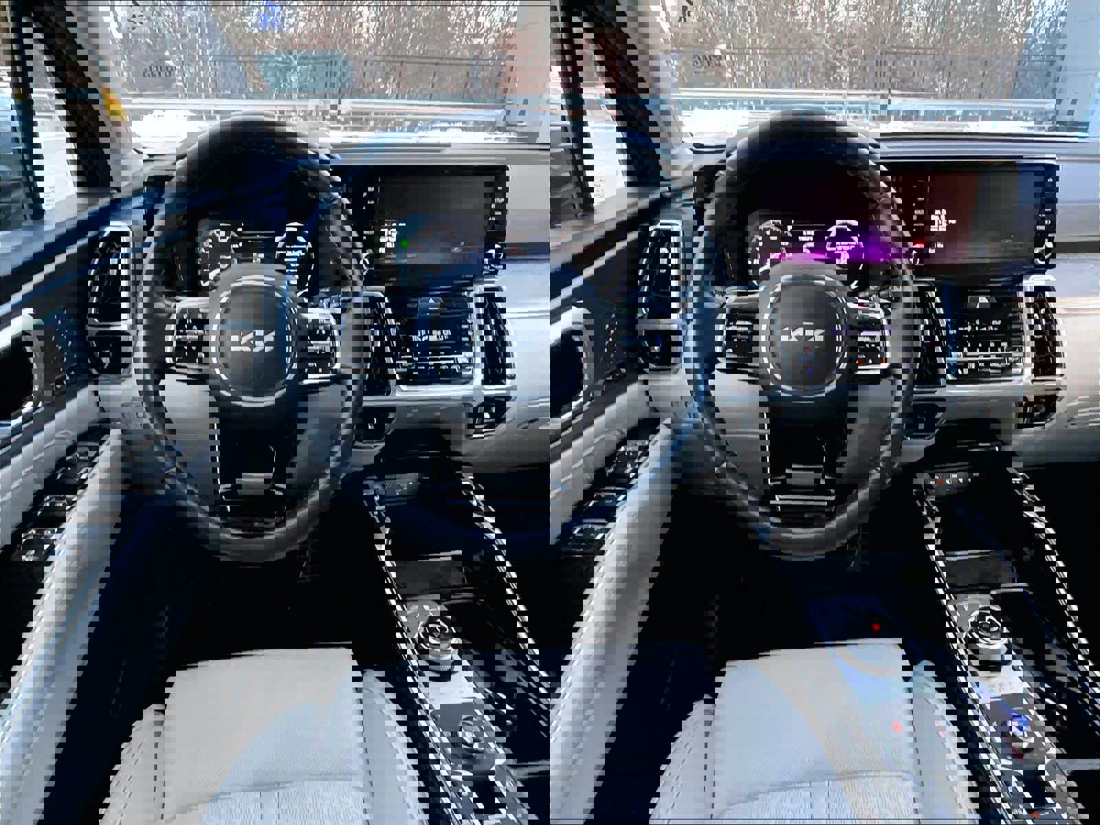 Used 2023 Kia Sorento SX Prestige w/ Panoramic Sunroof Package image 18