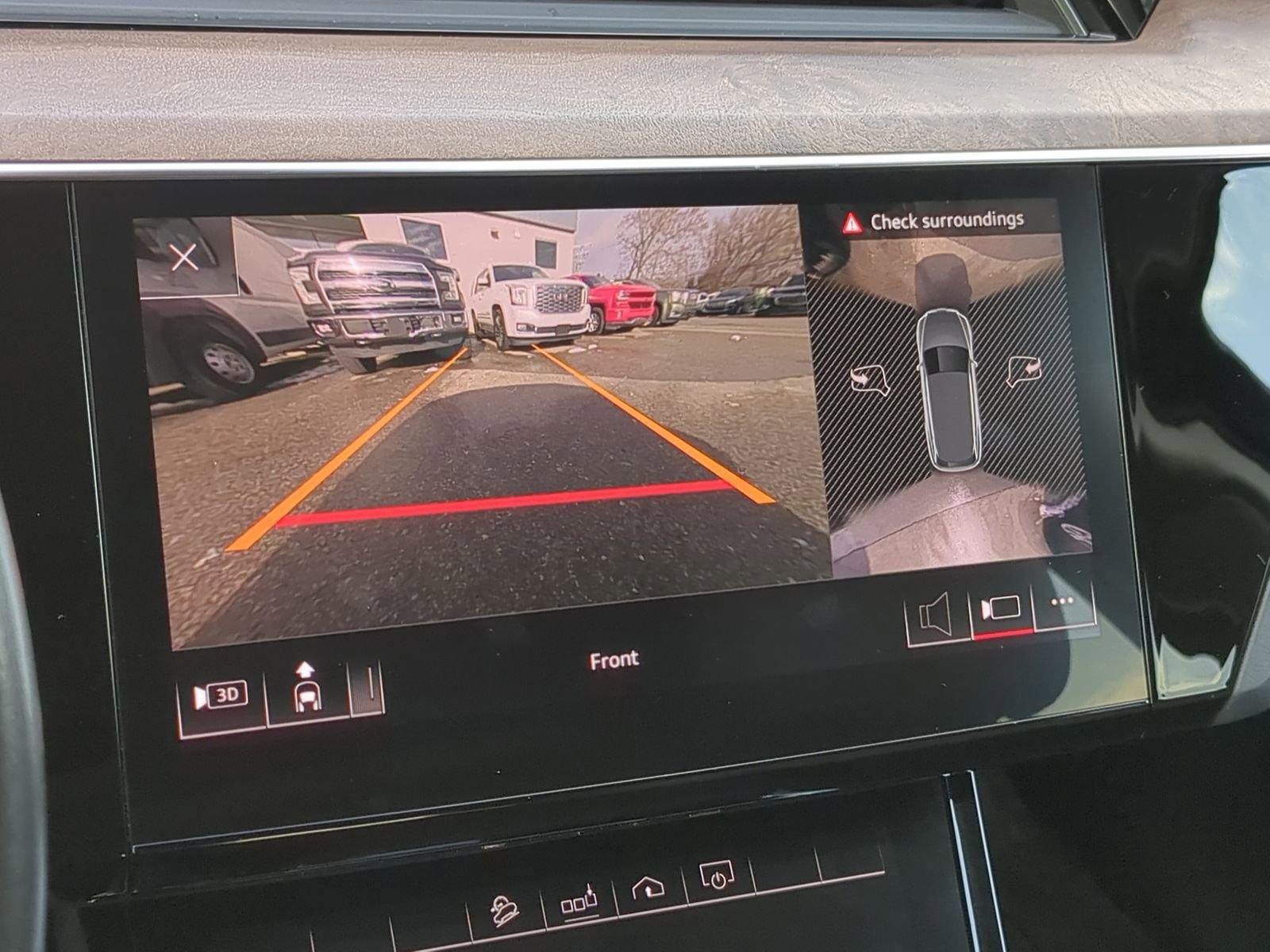 Used 2019 Audi e-tron Premium Plus image 34