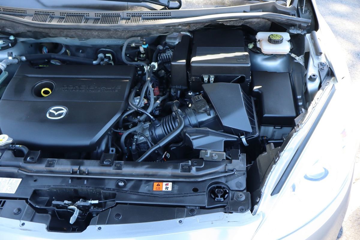 Used 2012 MAZDA MAZDA5 Touring w/ Moonroof & Audio Pkg image 39