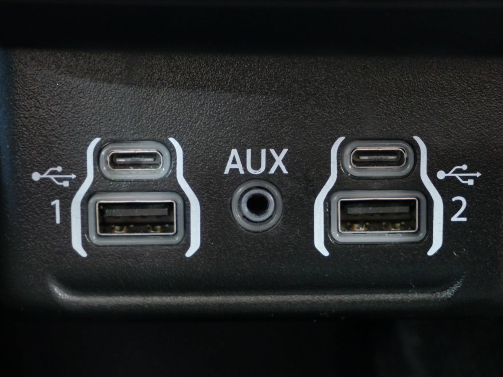Used 2022 Dodge Durango R/T w/ Tow 'N Go Package AWD/4WD image 22