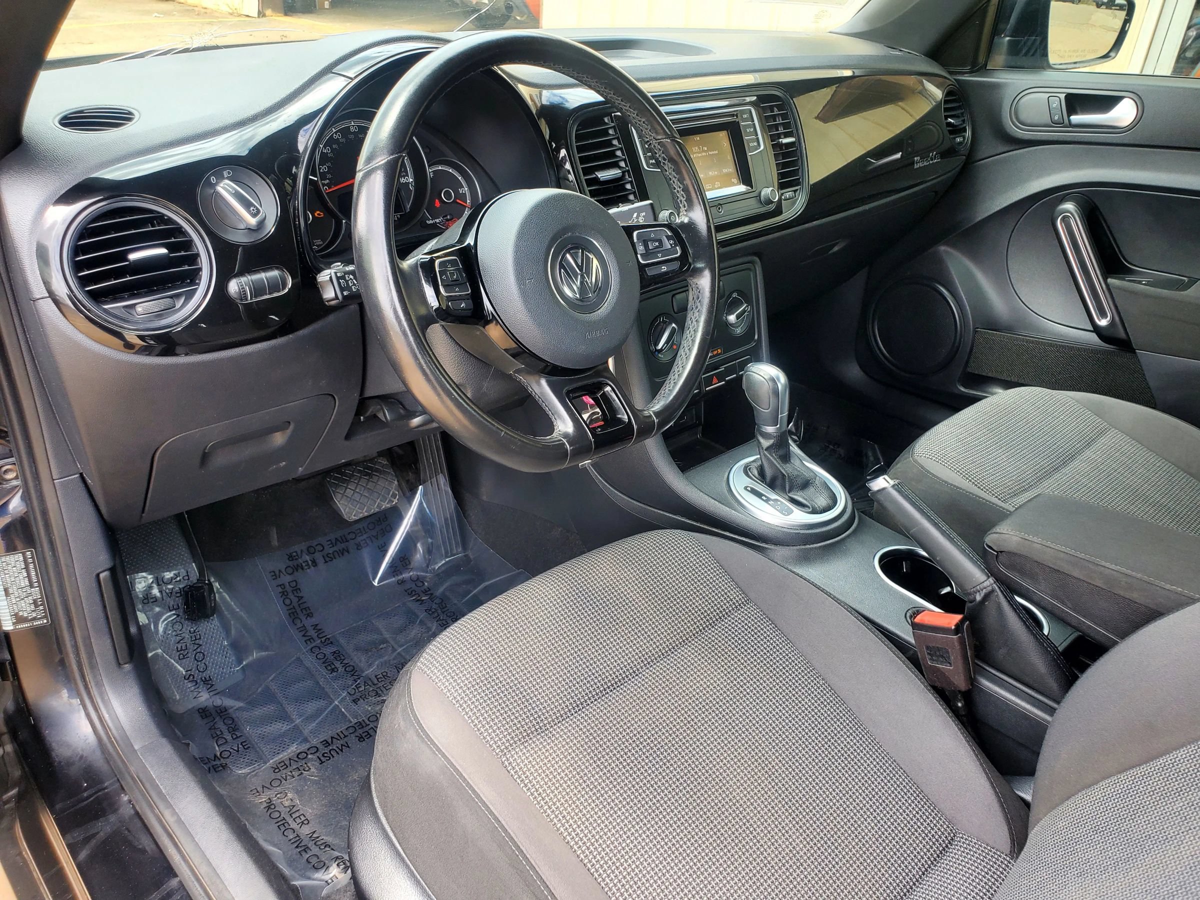 Used 2019 Volkswagen Beetle 2.0T S FWD image 25
