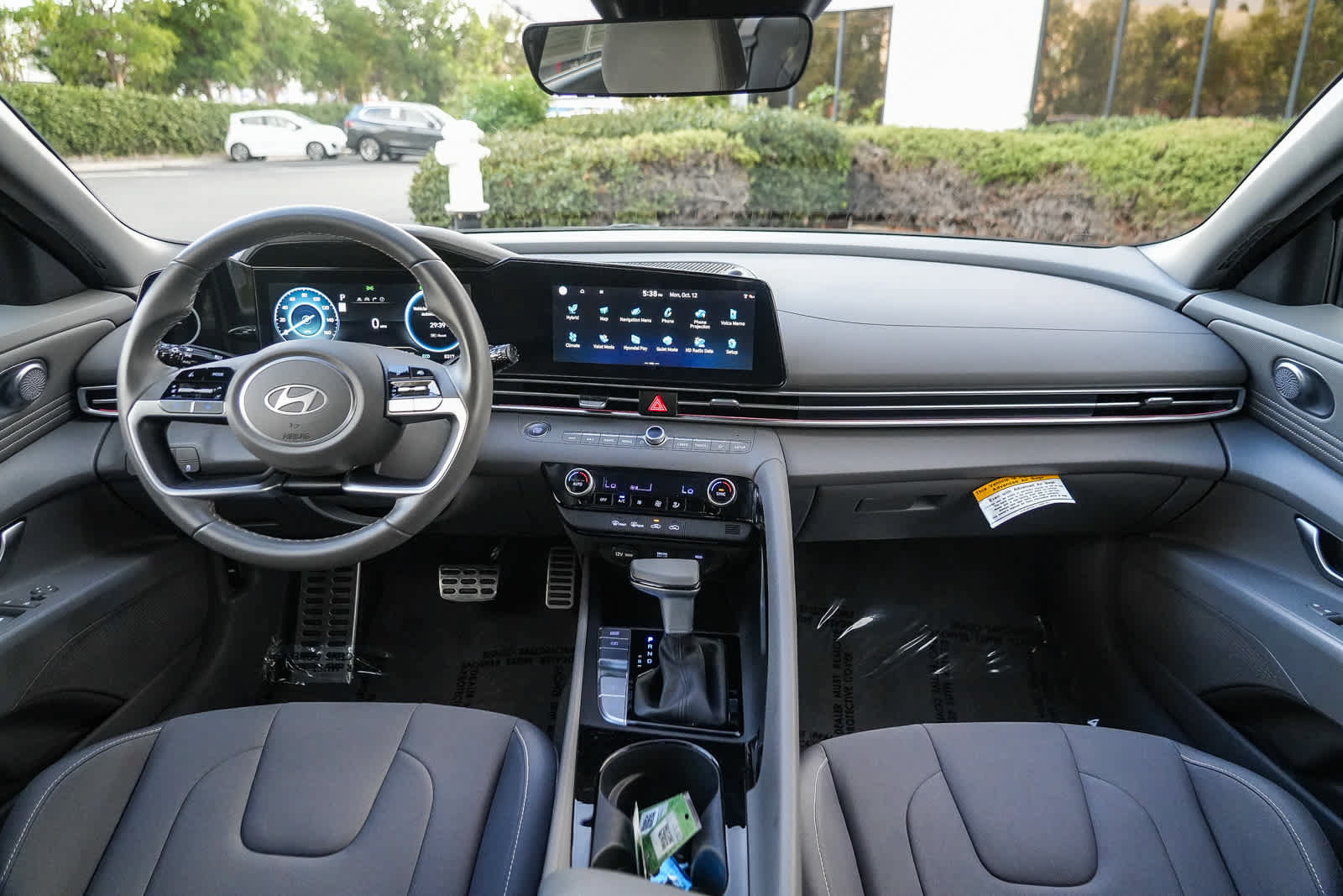 Used 2025 Hyundai Elantra SEL FWD image 12