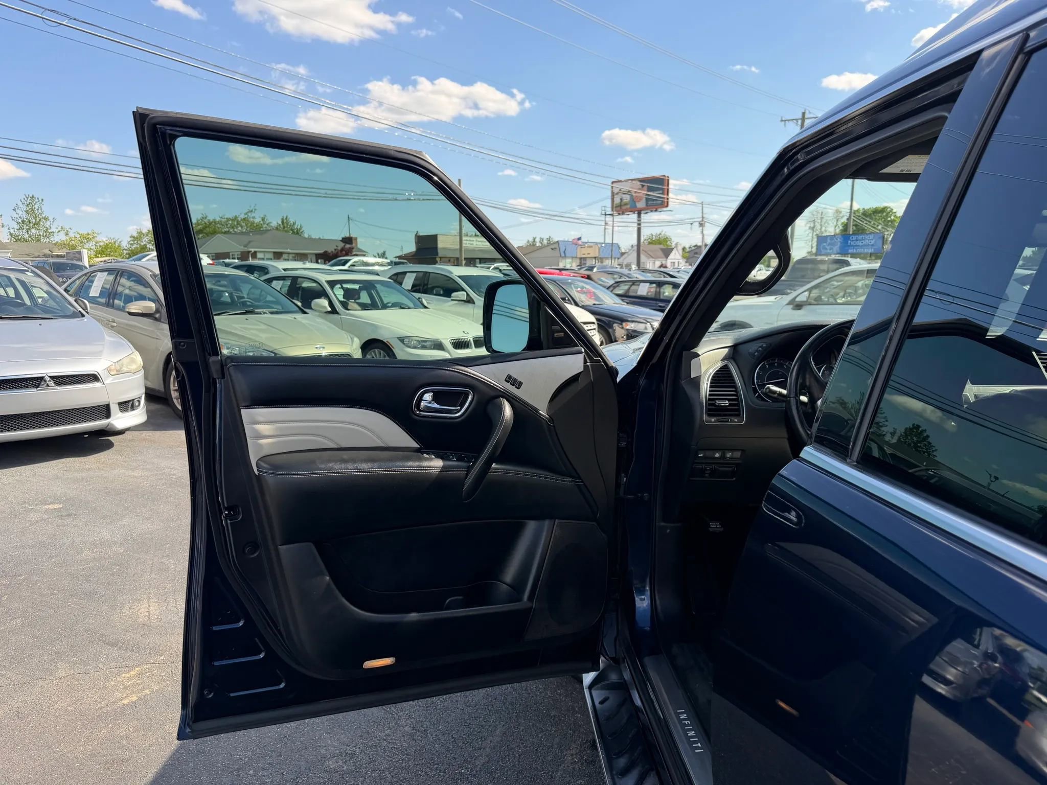 Used 2019 INFINITI QX80 Limited w/ All-Season Package AWD/4WD image 38