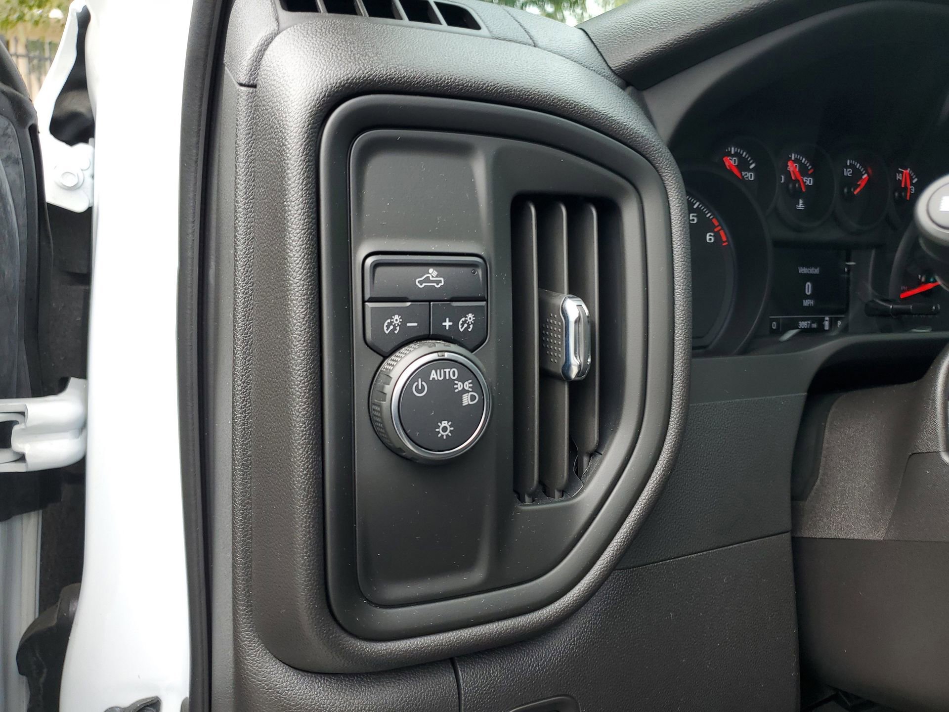 Used 2024 Chevrolet Silverado 1500 Custom w/ Turbomax Blackout Package image 23