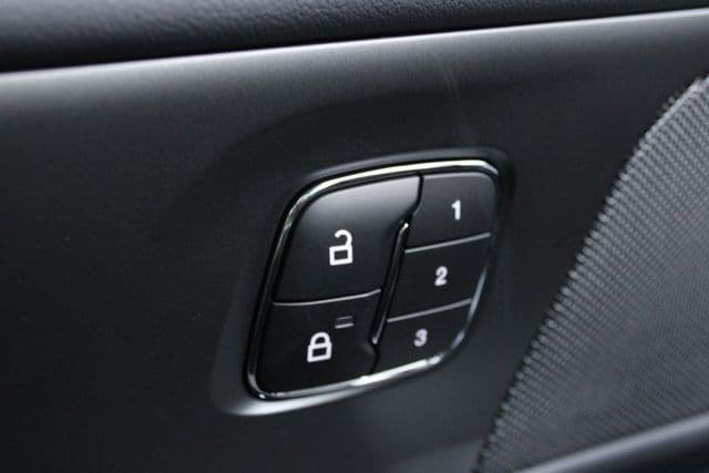 New 2026 Lincoln Nautilus Reserve w/ Jet Appearance Package AWD/4WD image 4