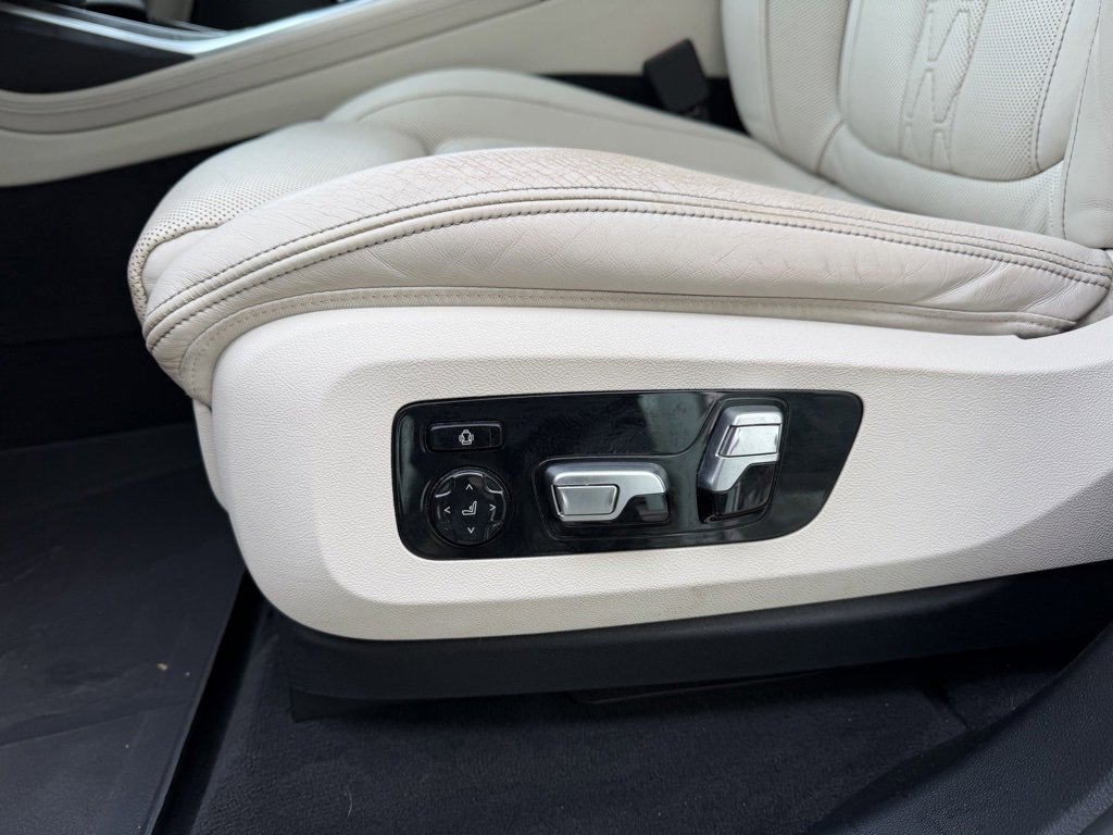 Used 2021 BMW X7 xDrive40i w/ M Sport Package image 14
