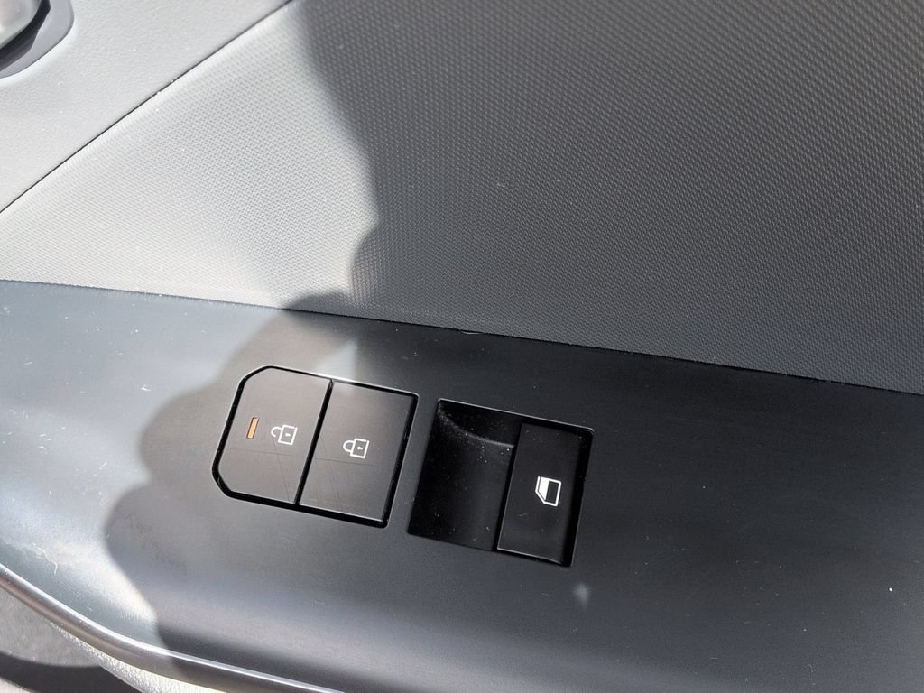 Used 2025 Kia K4 FWD image 33