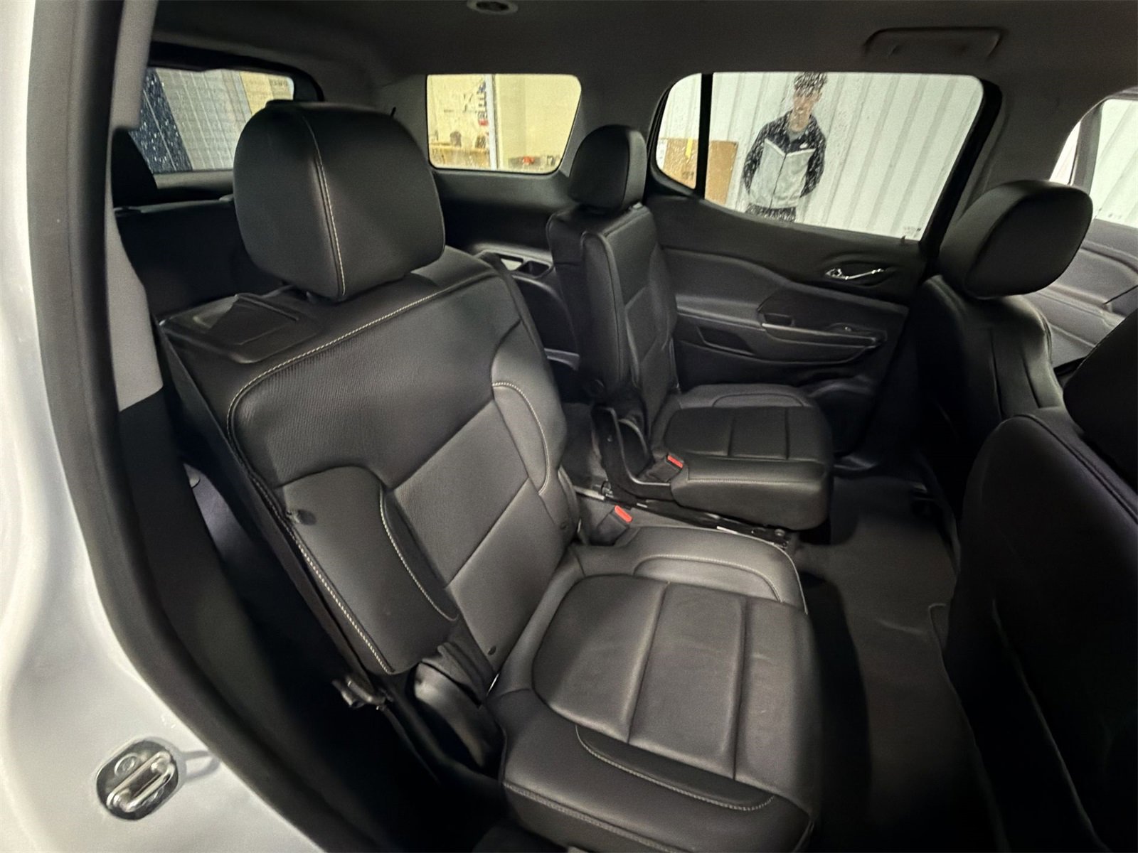 Used 2023 GMC Acadia SLT image 27