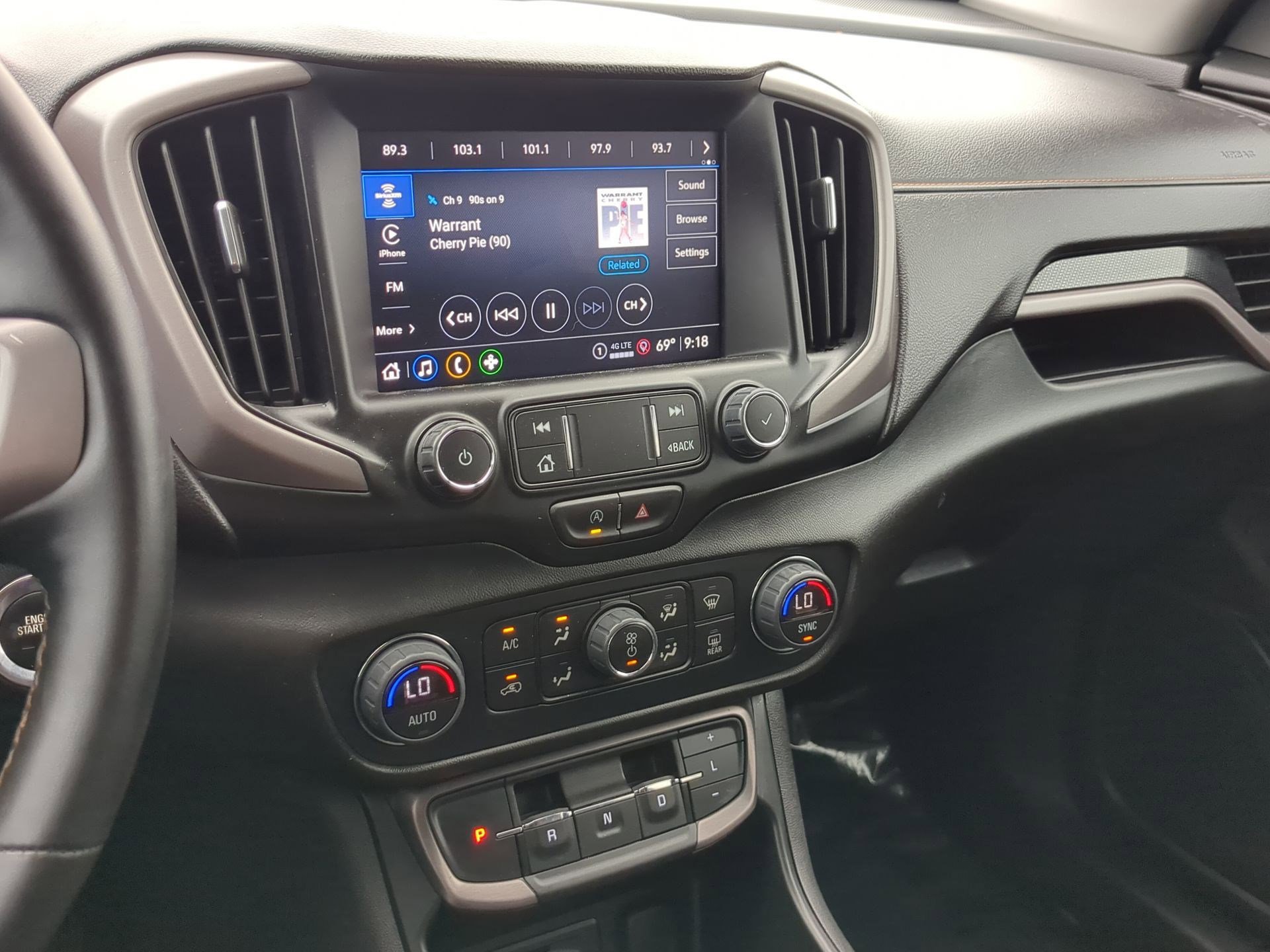 Used 2023 GMC Terrain AT4 image 22