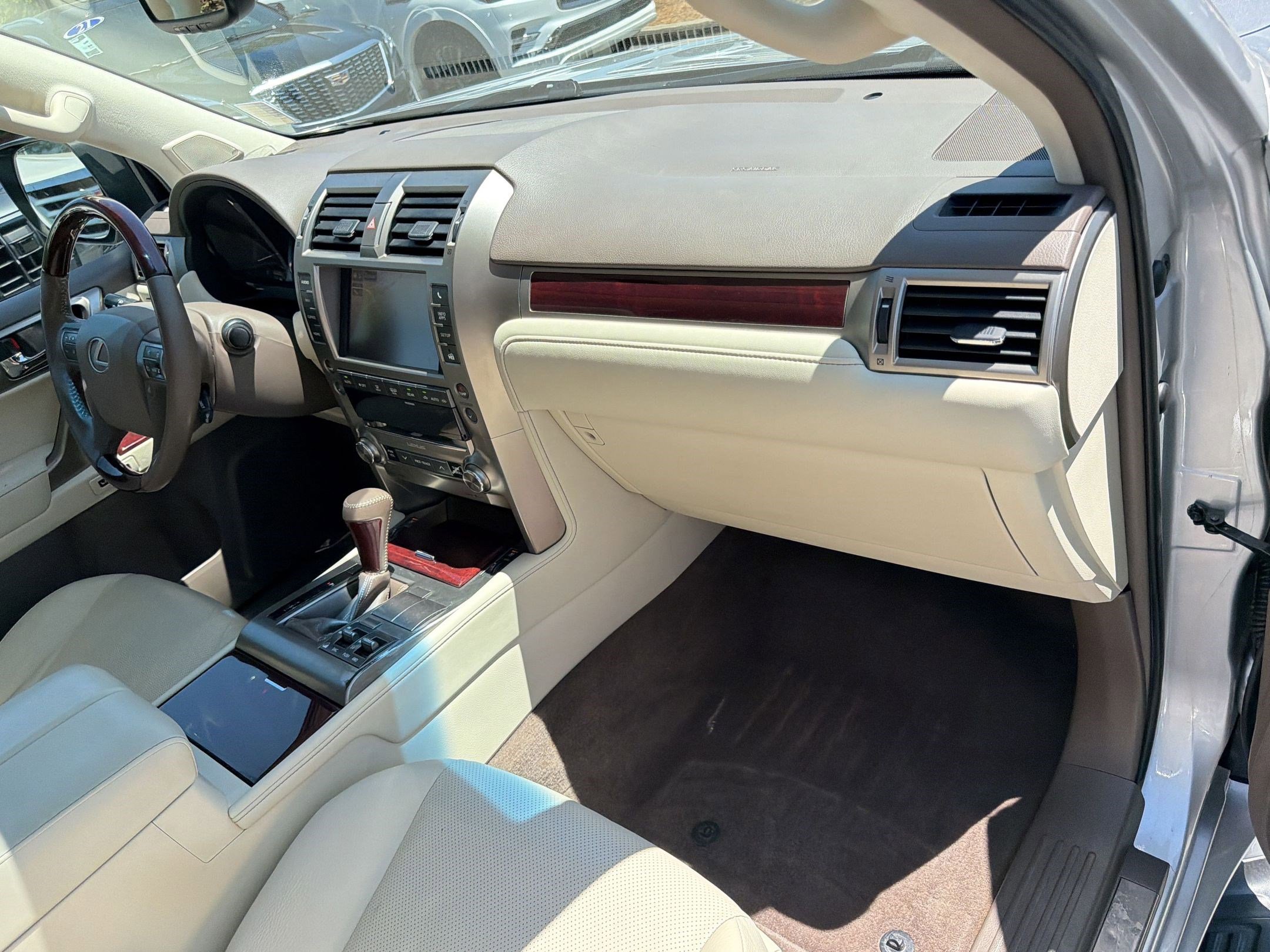 Used 2015 Lexus GX 460 w/ Premium Package AWD/4WD image 31