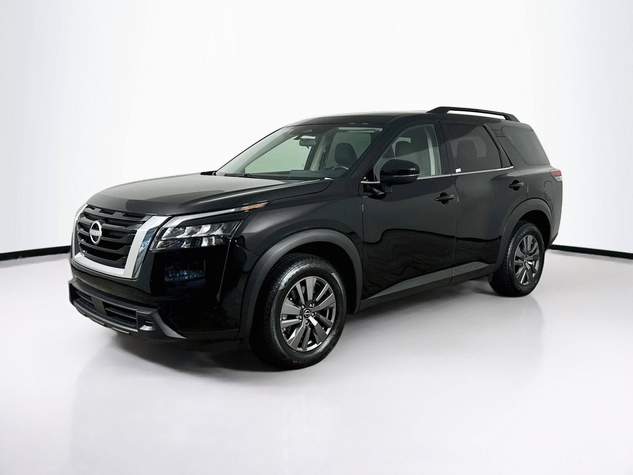 Used 2025 Nissan Pathfinder SV AWD/4WD image 3