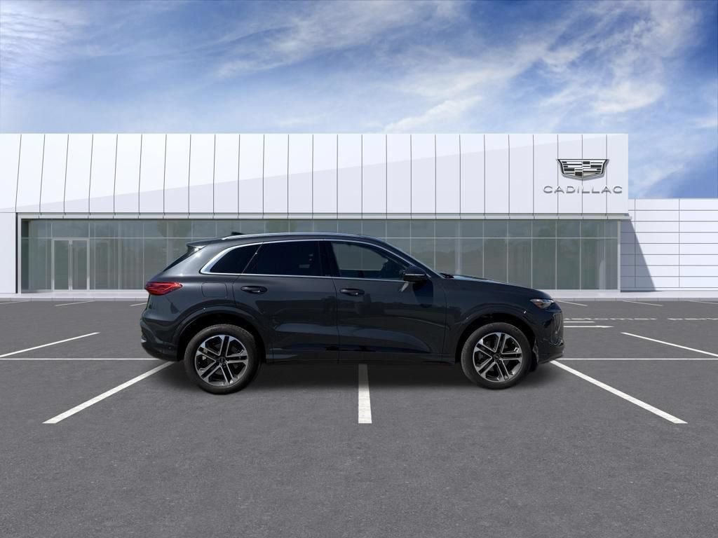 Used 2025 Audi Q5 Premium Plus w/ Premium Plus AWD/4WD image 2