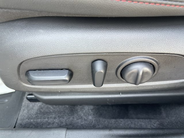New 2026 Chevrolet Trax RS w/ Sunroof Package FWD image 12