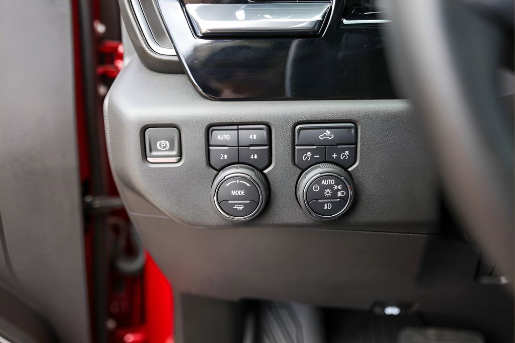 Used 2024 Chevrolet Silverado 1500 LT Trail Boss w/ Convenience Package II AWD/4WD image 14