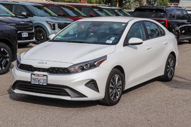Used 2023 Kia Forte LXS FWD image 4