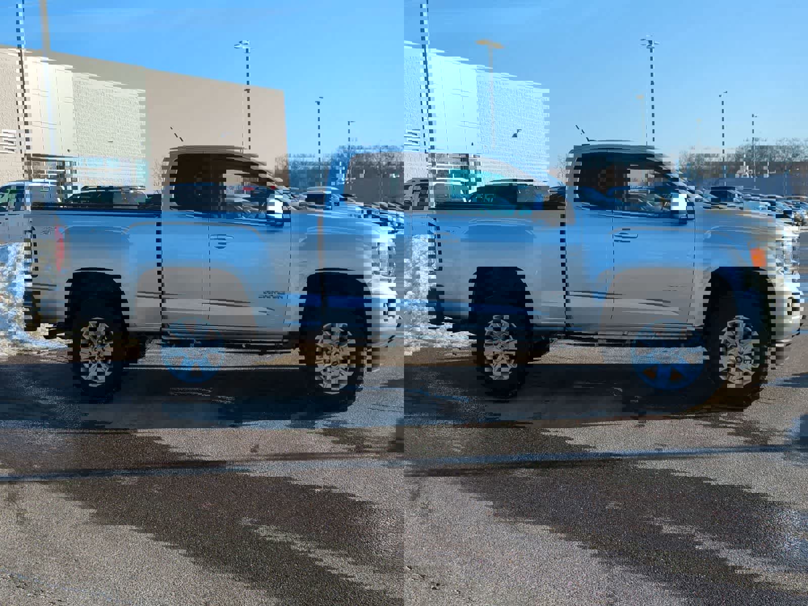 Used 2015 GMC Canyon SLE image 9