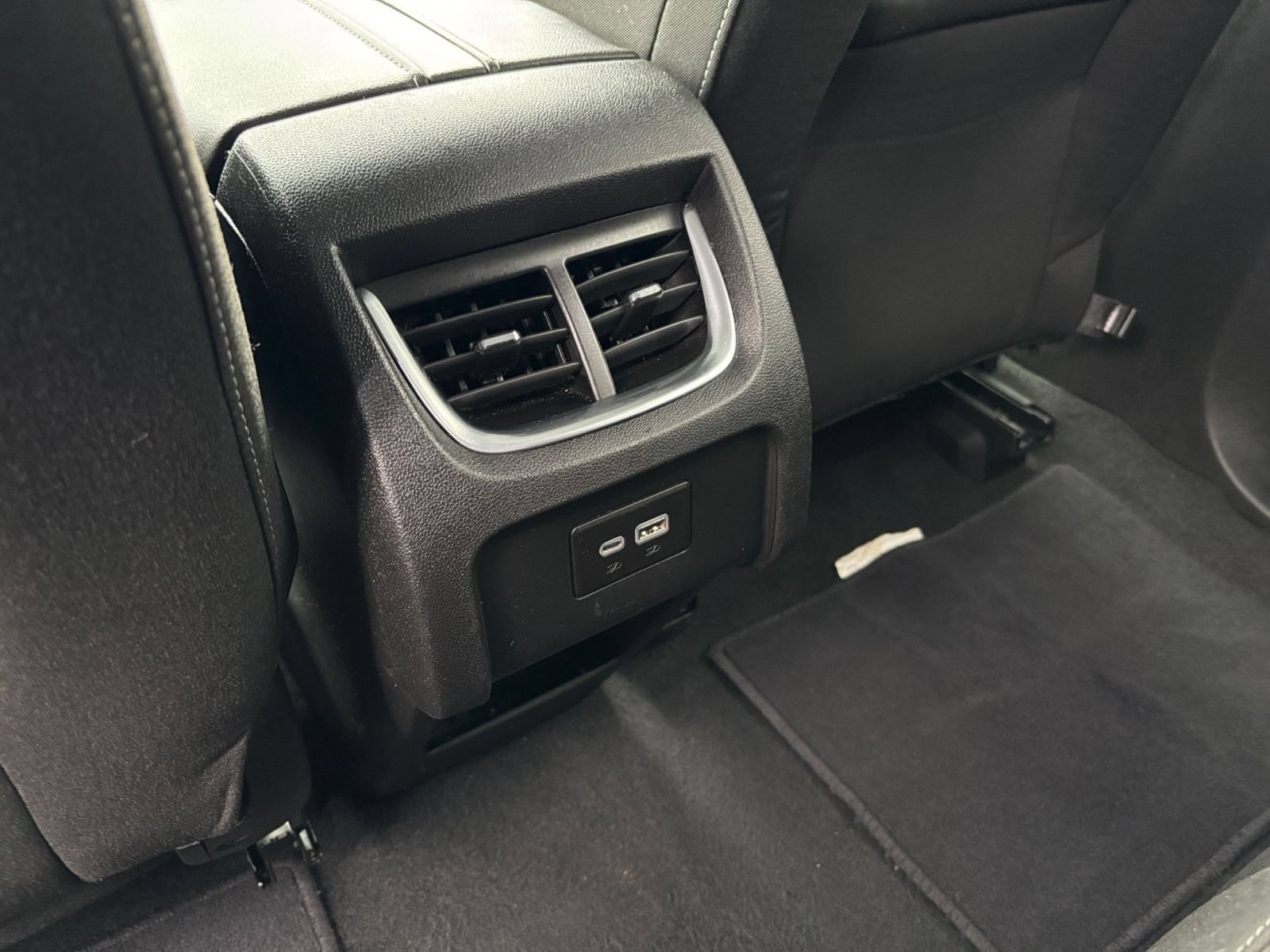 Used 2025 Chevrolet Blazer LT FWD image 23