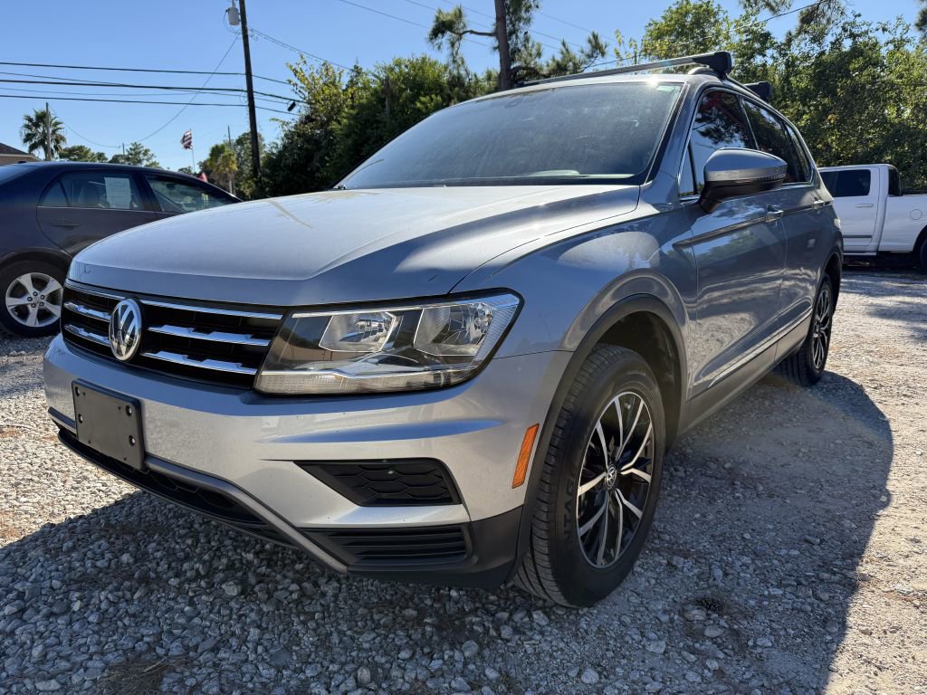 Used 2021 Volkswagen Tiguan SE w/ Panoramic Sunroof Package