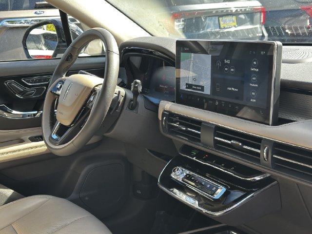 Certified 2023 Lincoln Corsair AWD w/ Equipment Group 101A image 33