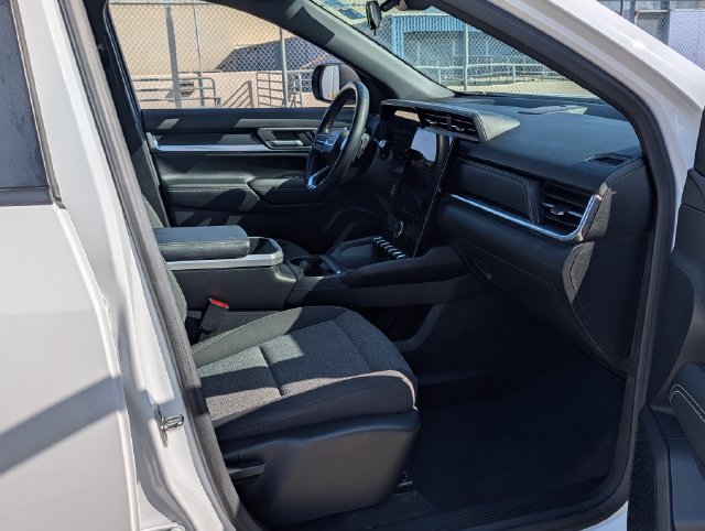Used 2025 GMC Terrain Elevation AWD/4WD image 9