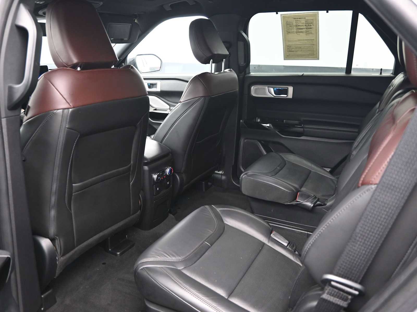 Used 2022 Ford Explorer Platinum w/ Technology Package image 15