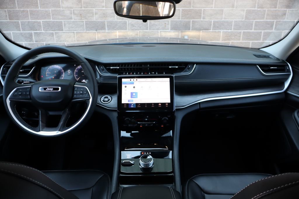 Used 2023 Jeep Grand Cherokee Limited image 39