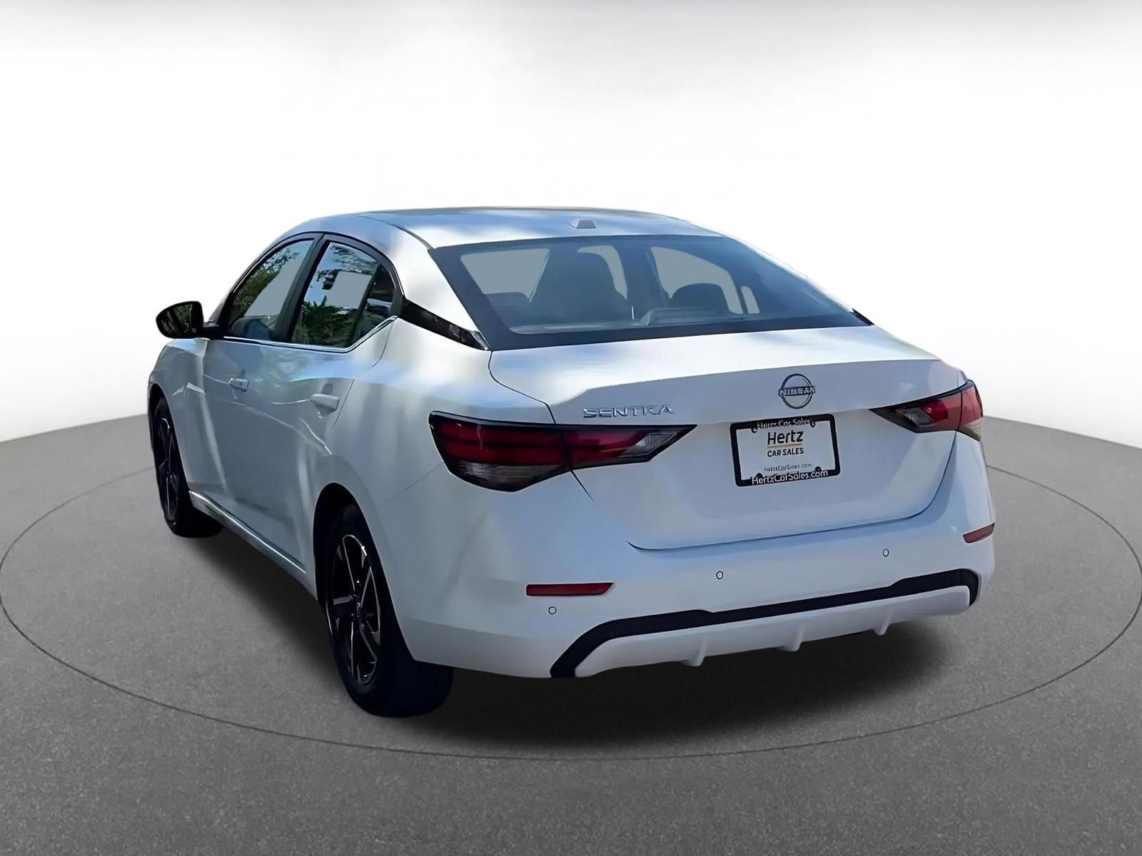 Used 2025 Nissan Sentra SV FWD image 11
