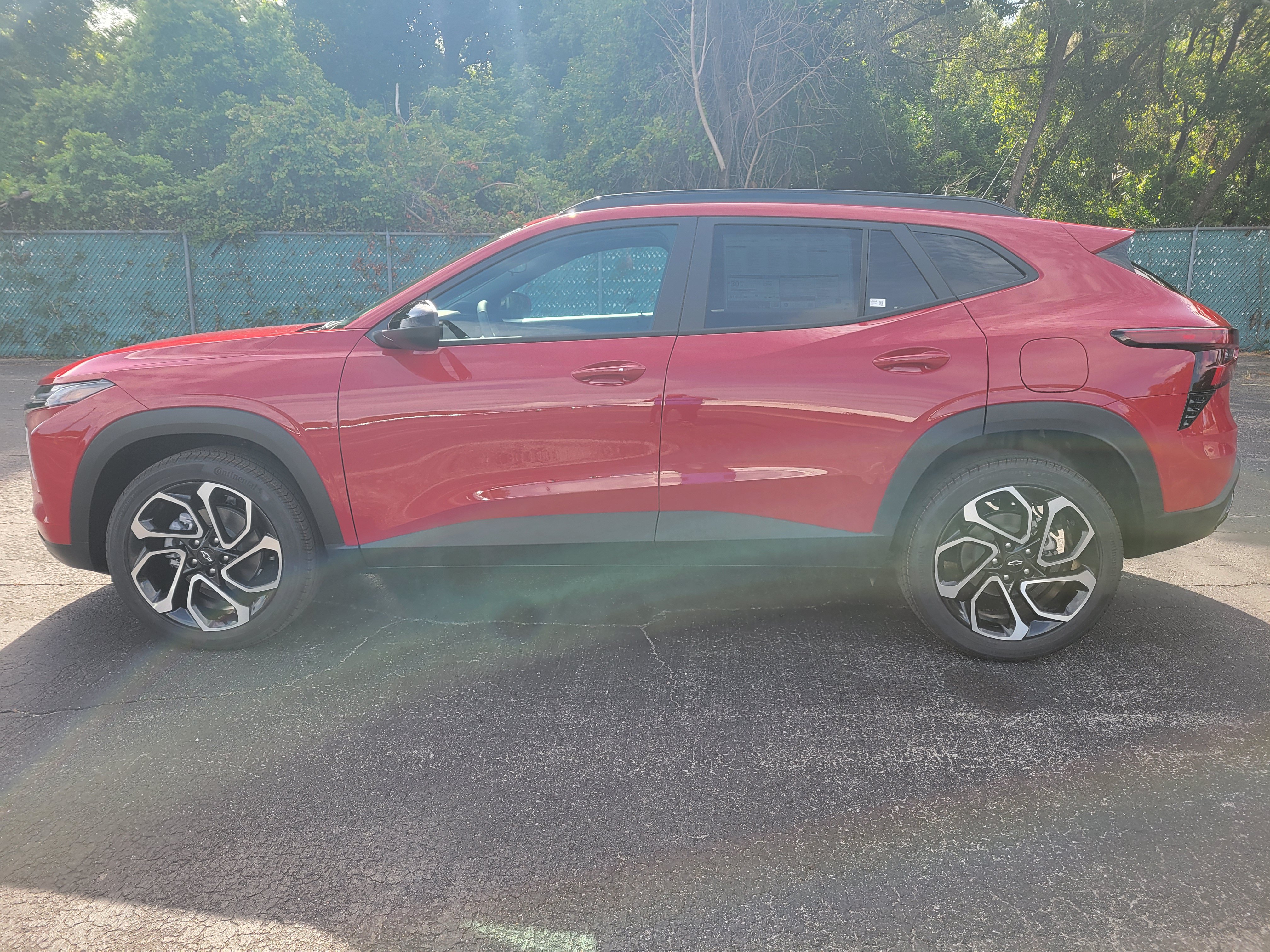 New 2026 Chevrolet Trax RS w/ Sunroof Package FWD image 9