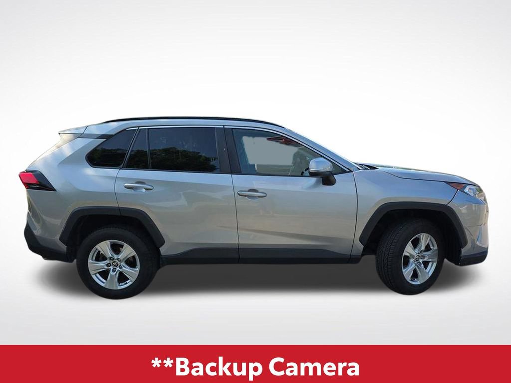 Used 2021 Toyota RAV4 XLE AWD/4WD image 4