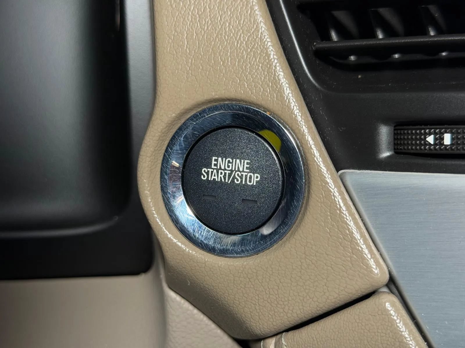 Used 2015 GMC Yukon XL SLT AWD/4WD image 51