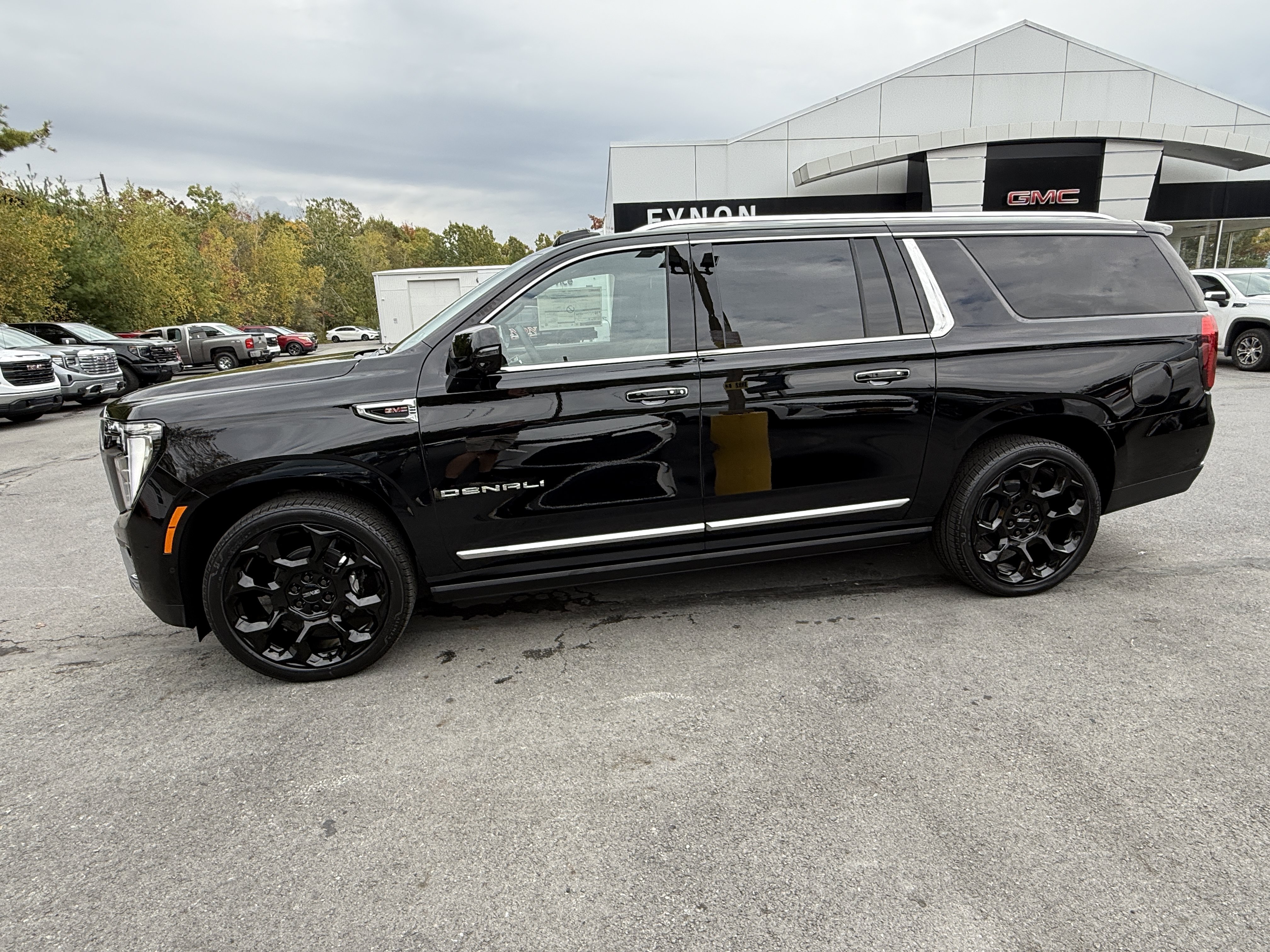 New 2027 GMC Yukon XL Denali AWD/4WD image 2