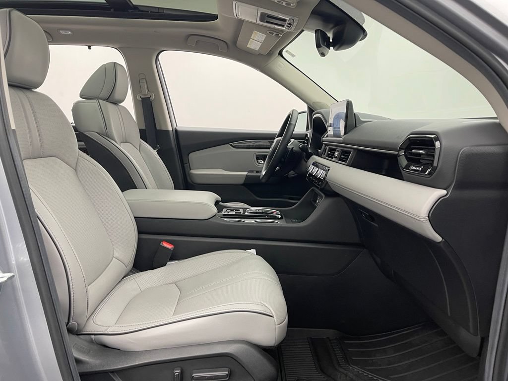 Used 2025 Honda Pilot Elite image 35