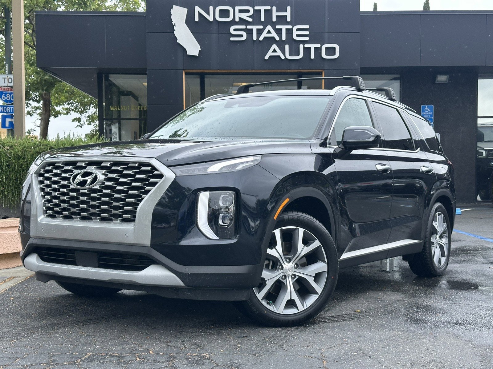 Used 2021 Hyundai Palisade SEL w/ Premium Package image 2