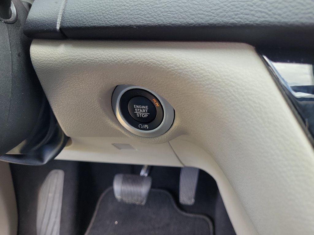 Used 2023 Chrysler Voyager LX FWD image 38