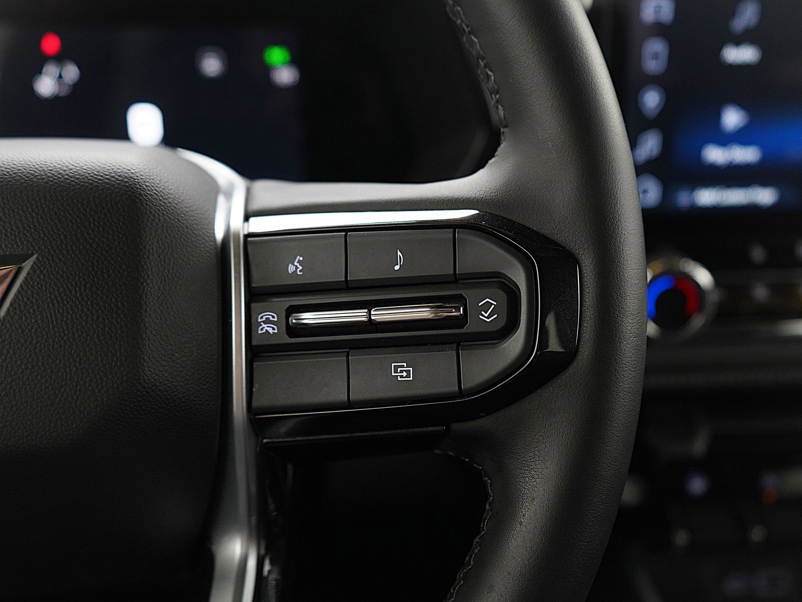 Used 2023 Chevrolet Colorado LT w/ LT Convenience Package II image 25